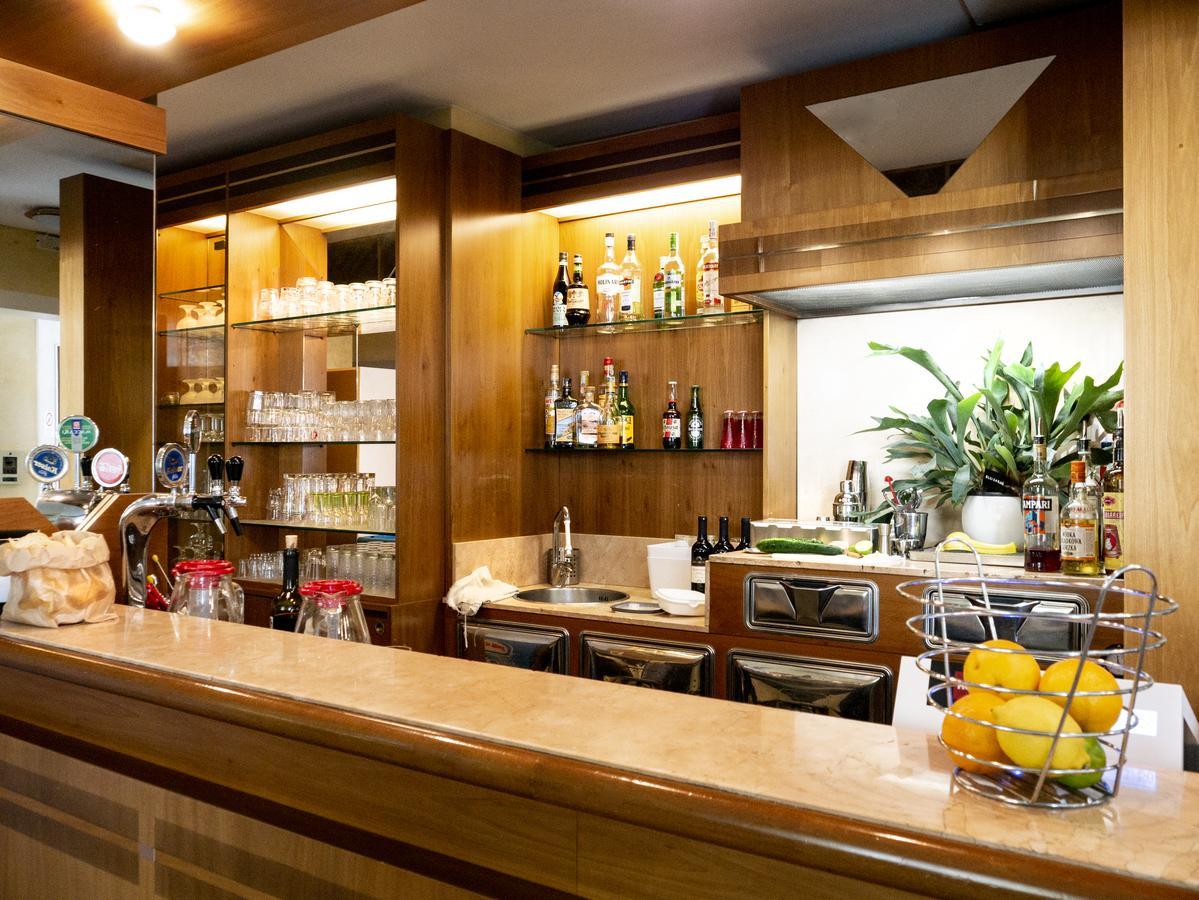 Hotel Montecarlo Rimini Buitenkant foto
