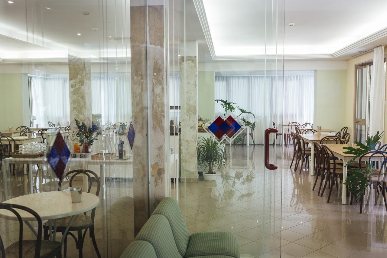 Hotel Montecarlo Rimini Buitenkant foto