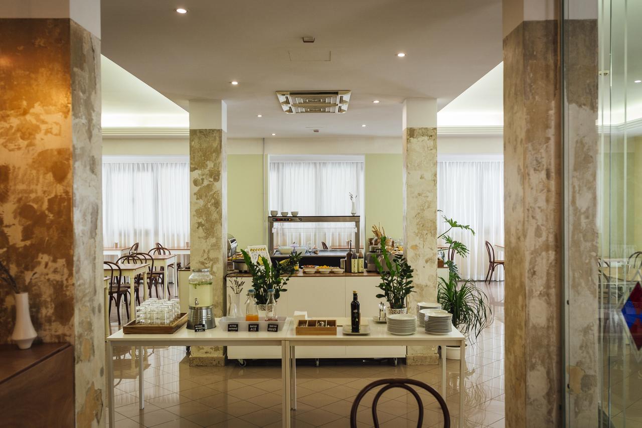 Hotel Montecarlo Rimini Buitenkant foto