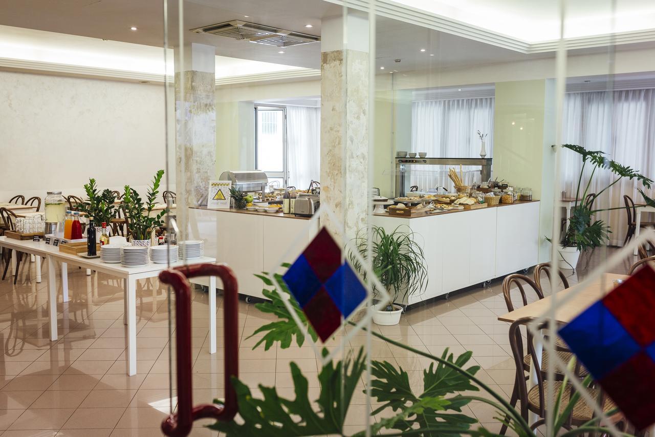 Hotel Montecarlo Rimini Buitenkant foto