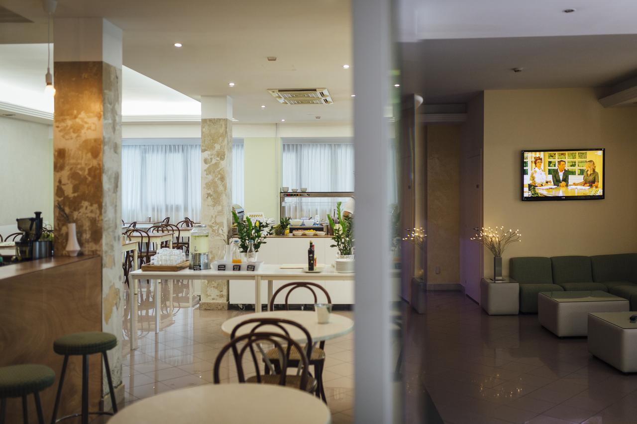 Hotel Montecarlo Rimini Buitenkant foto